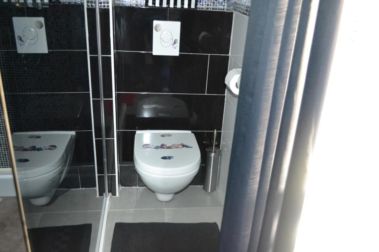 Suite 30 M2 Ideale Pour 2 Personnes Flassans-sur-Issole Екстер'єр фото